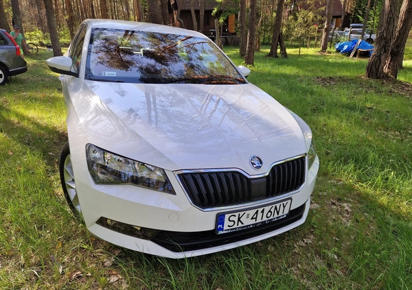 Skoda Superb cena 87500 przebieg: 80000, rok produkcji 2018 z Sosnowiec małe 301